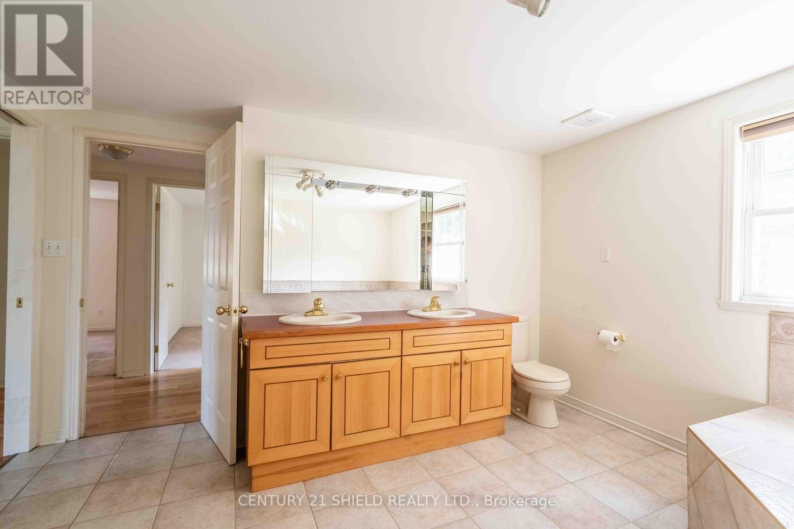 Photo 17 of 315 Eleventh Street E, Cornwall ON