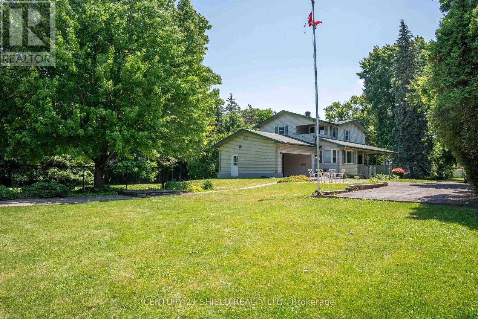Photo 25 of 315 Eleventh Street E, Cornwall ON