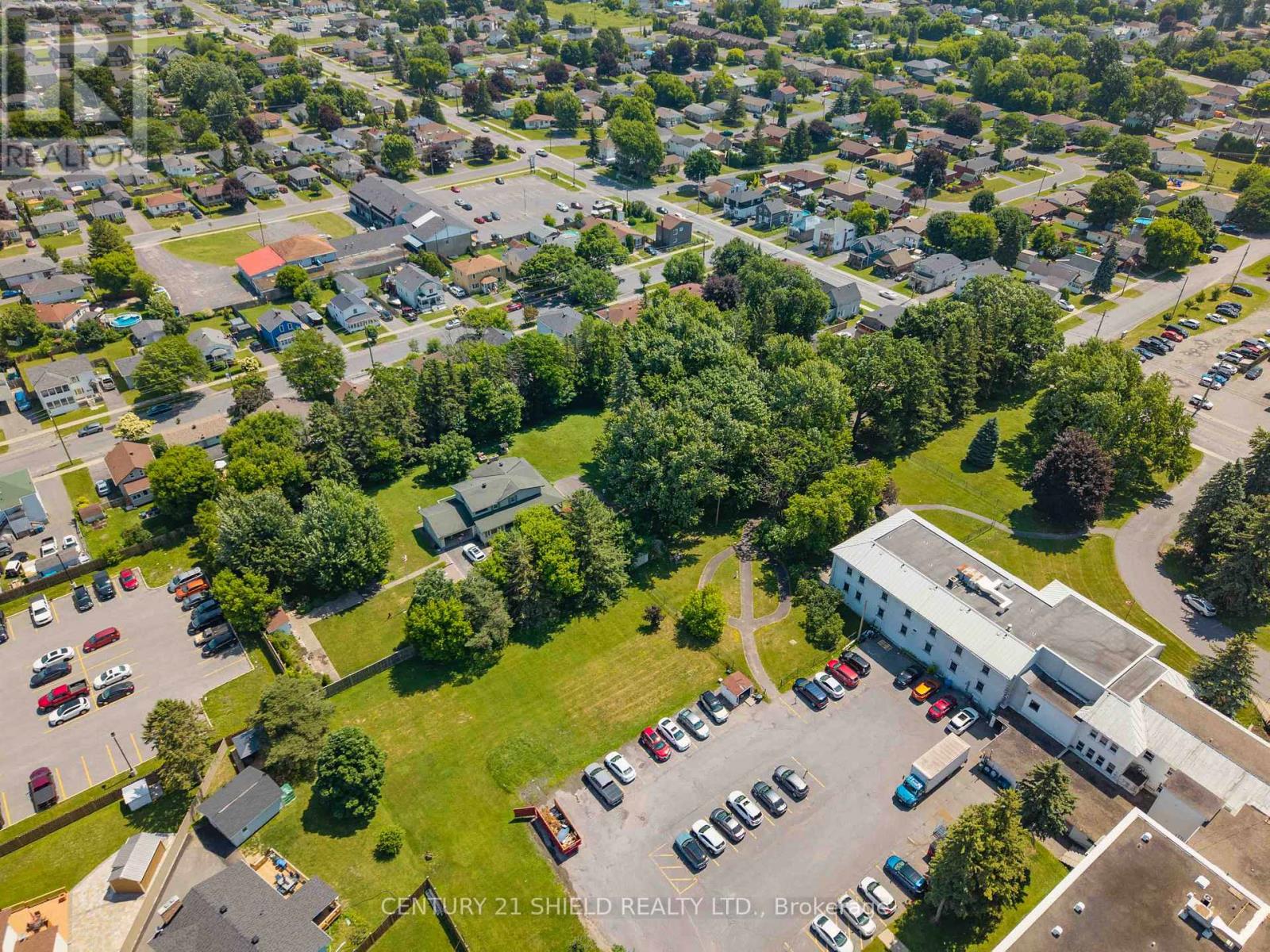 Photo 33 of 315 Eleventh Street E, Cornwall ON
