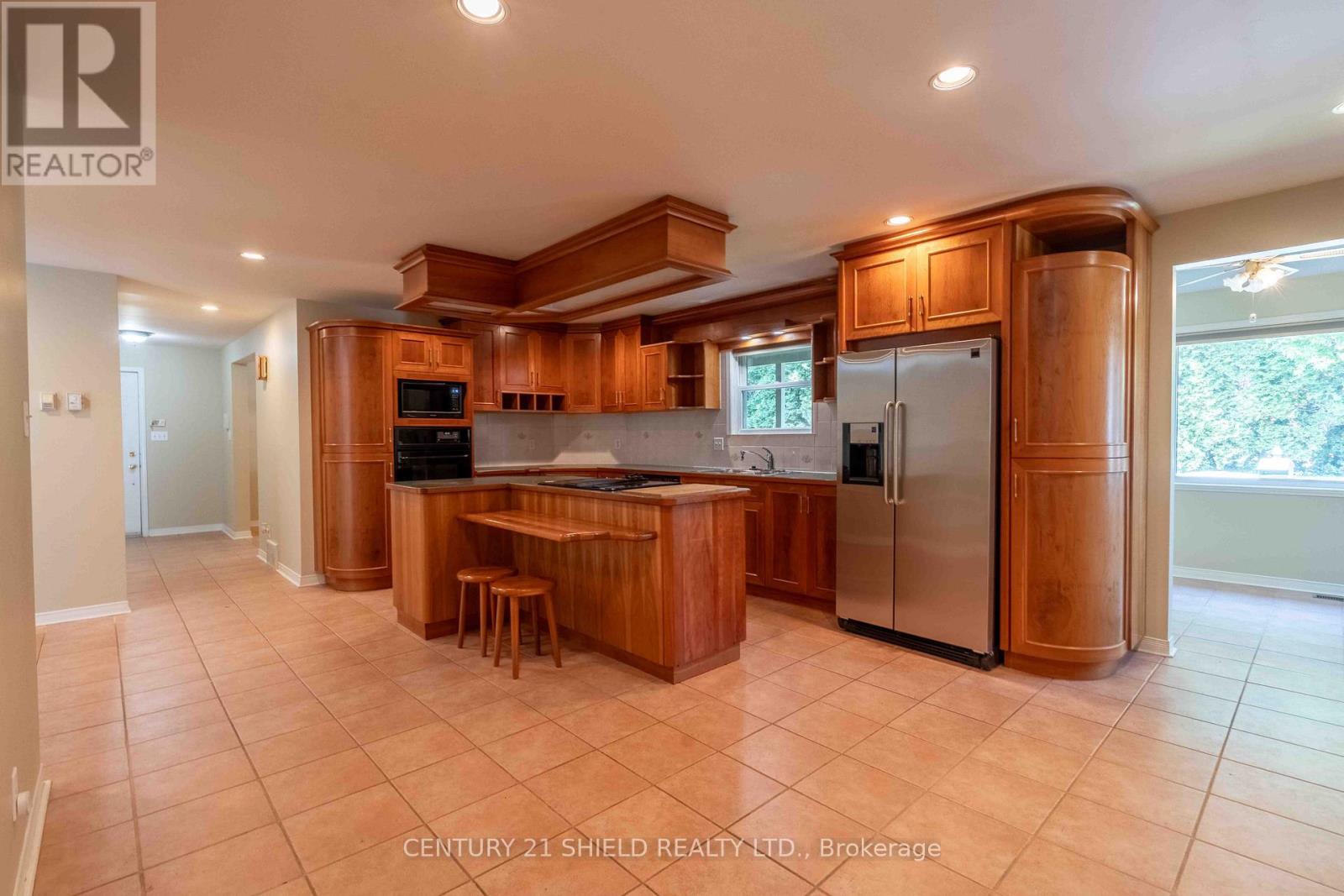 Photo 6 of 315 Eleventh Street E, Cornwall ON