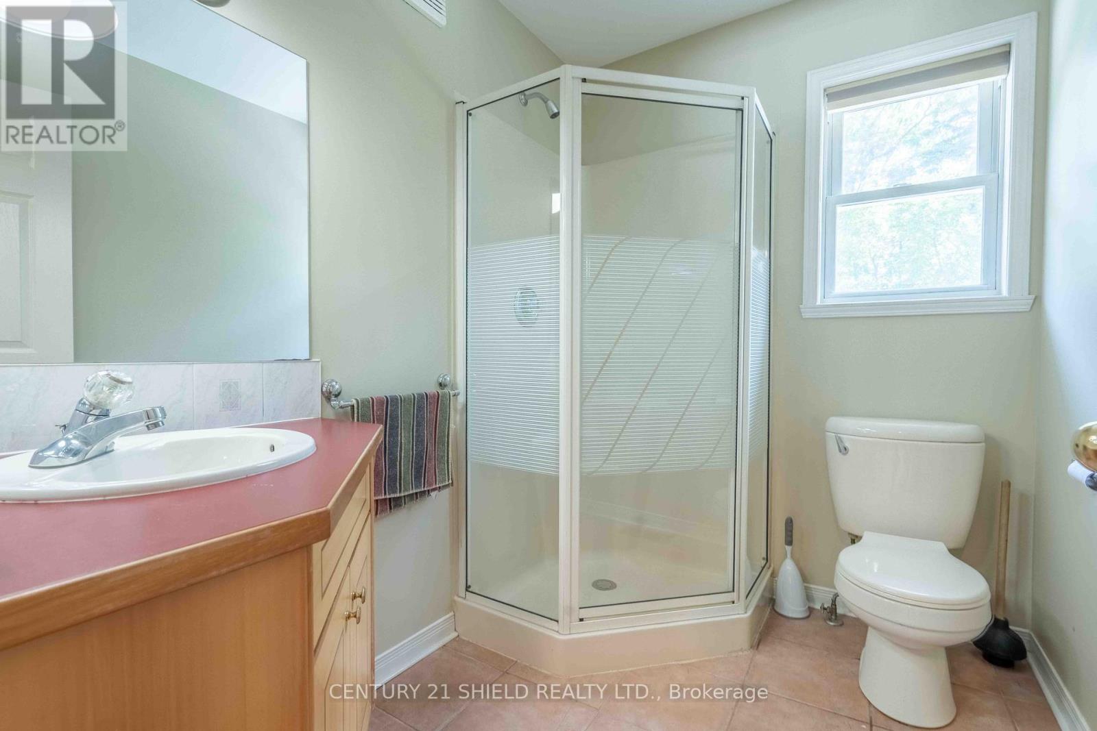Photo 9 of 315 Eleventh Street E, Cornwall ON