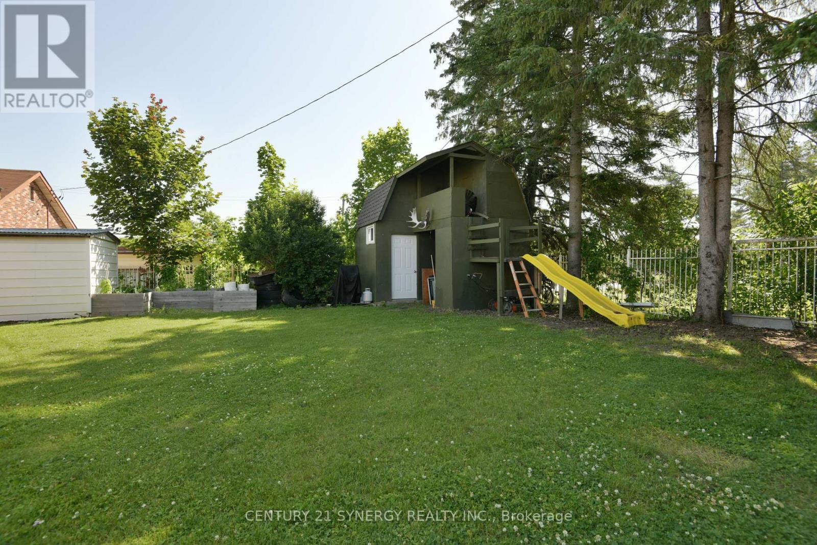 Photo 22 of 10 Mclachlin Street S, Arnprior ON