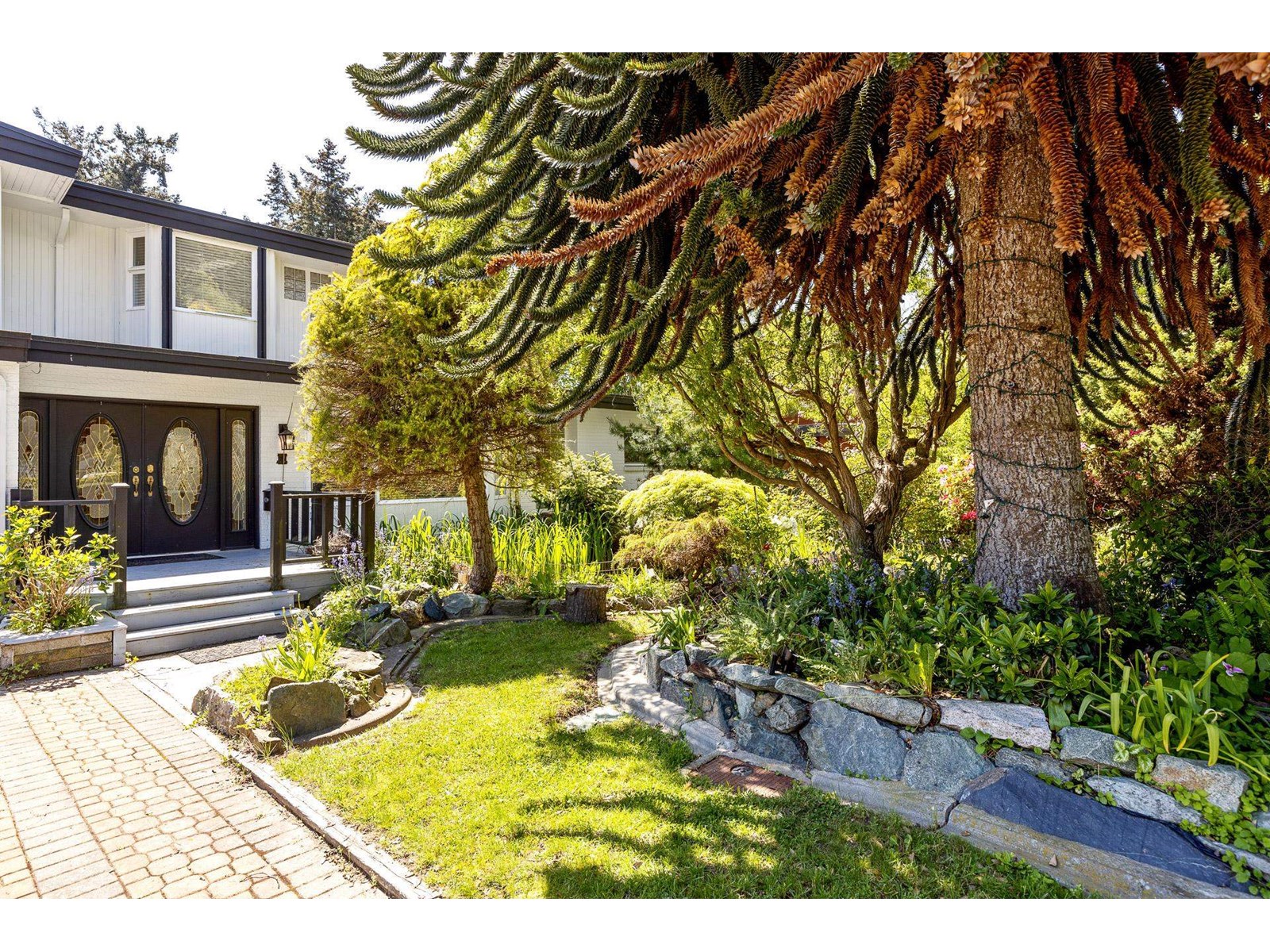 Photo 9 of 14220 Malabar Avenue, White Rock BC