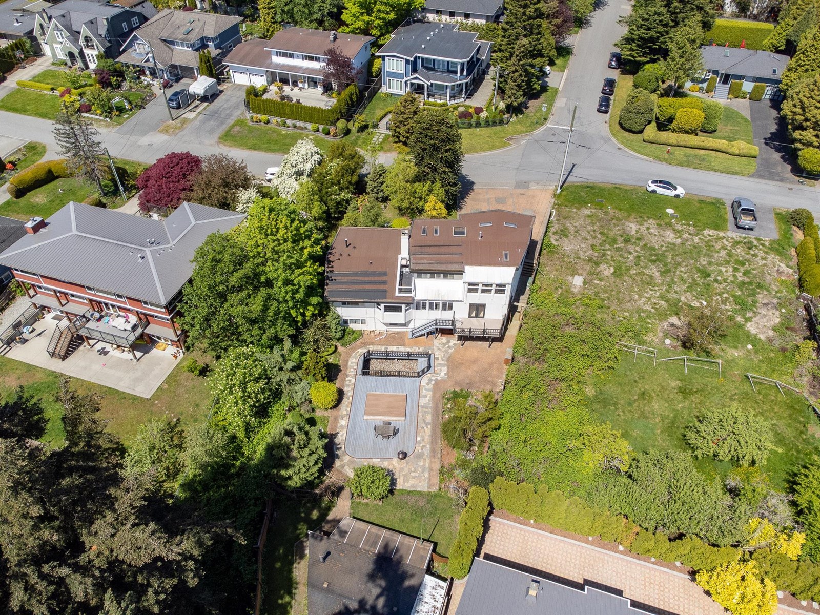 Photo 23 of 14220 Malabar Avenue, White Rock BC
