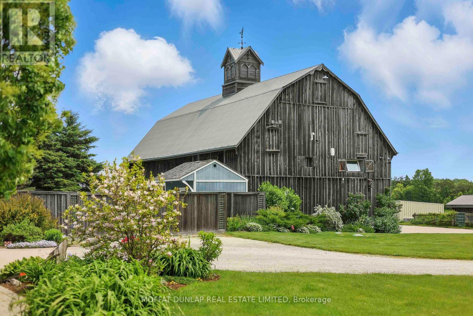 Photo 12 of 16473 Mount Pleasant Road, Caledon ON