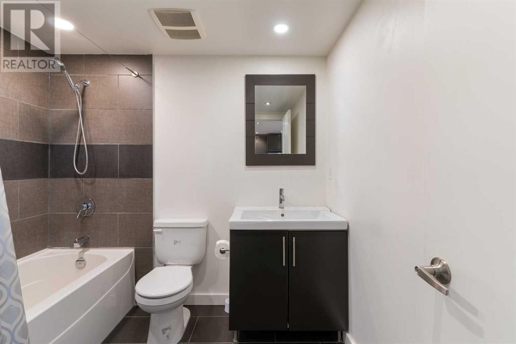 205, 1301 17 Avenue NW, Calgary, Alberta