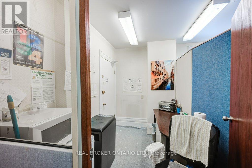 Photo 34 of 119 Water Street S, St Marys ON
