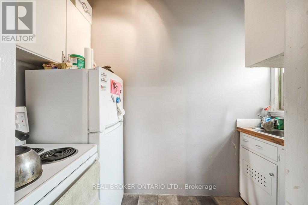 Photo 10 of 119 Water Street S, St Marys ON
