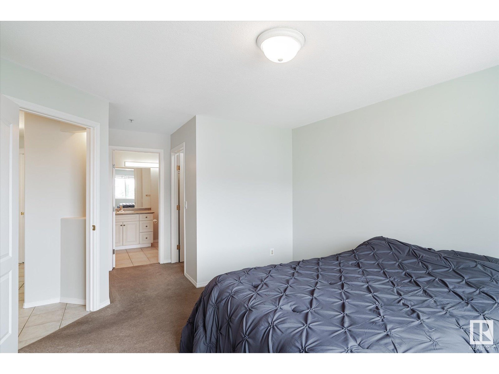 Photo 12 of 422 237 Youville Dr Nw Nw, Edmonton AB