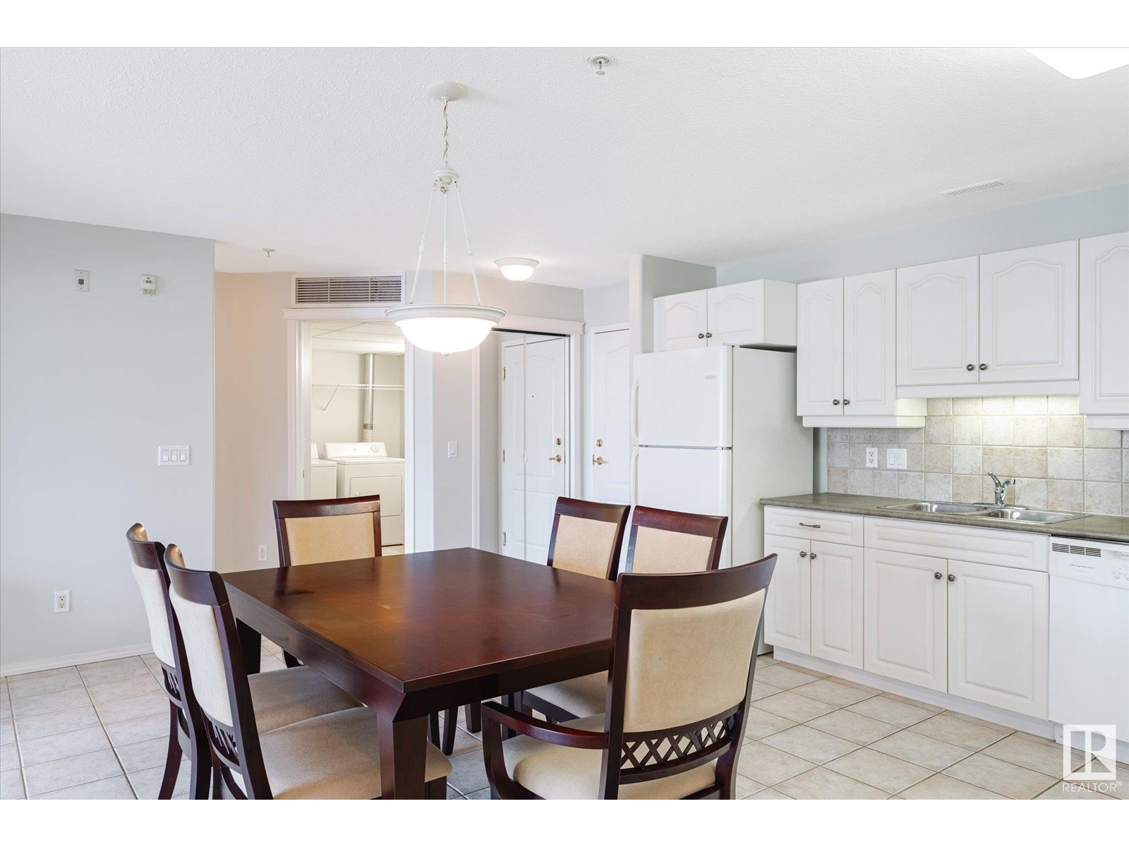 Photo 16 of 422 237 Youville Dr Nw Nw, Edmonton AB