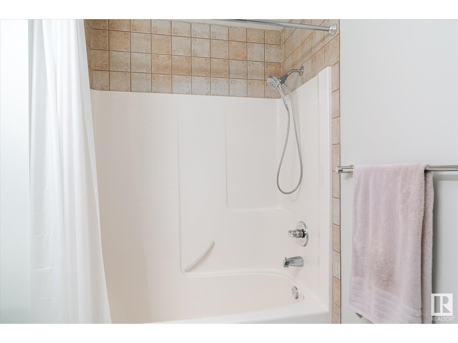 Photo 14 of 422 237 Youville Dr Nw Nw, Edmonton AB