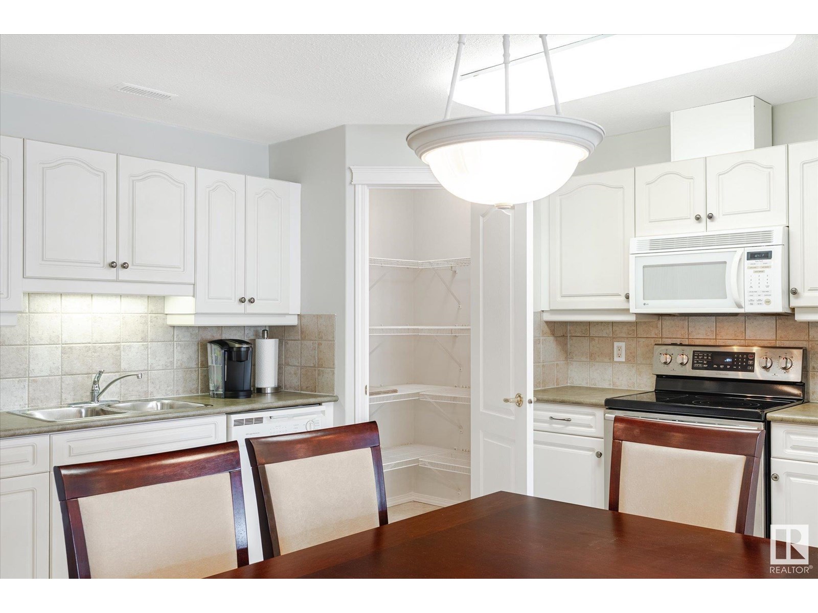 Photo 21 of 422 237 Youville Dr Nw Nw, Edmonton AB
