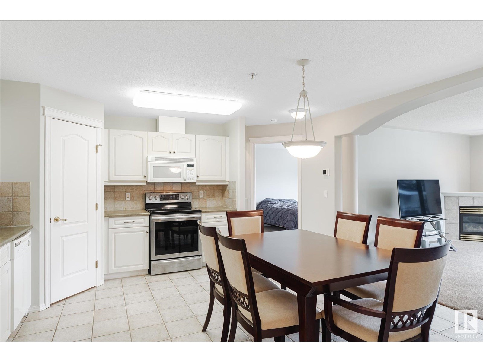 Photo 5 of 422 237 Youville Dr Nw Nw, Edmonton AB