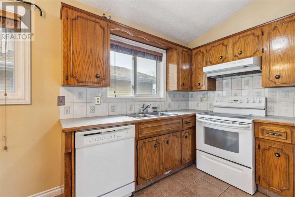Single Family House for Sale in  Whitworth Way NE Whitehorn Calgary 