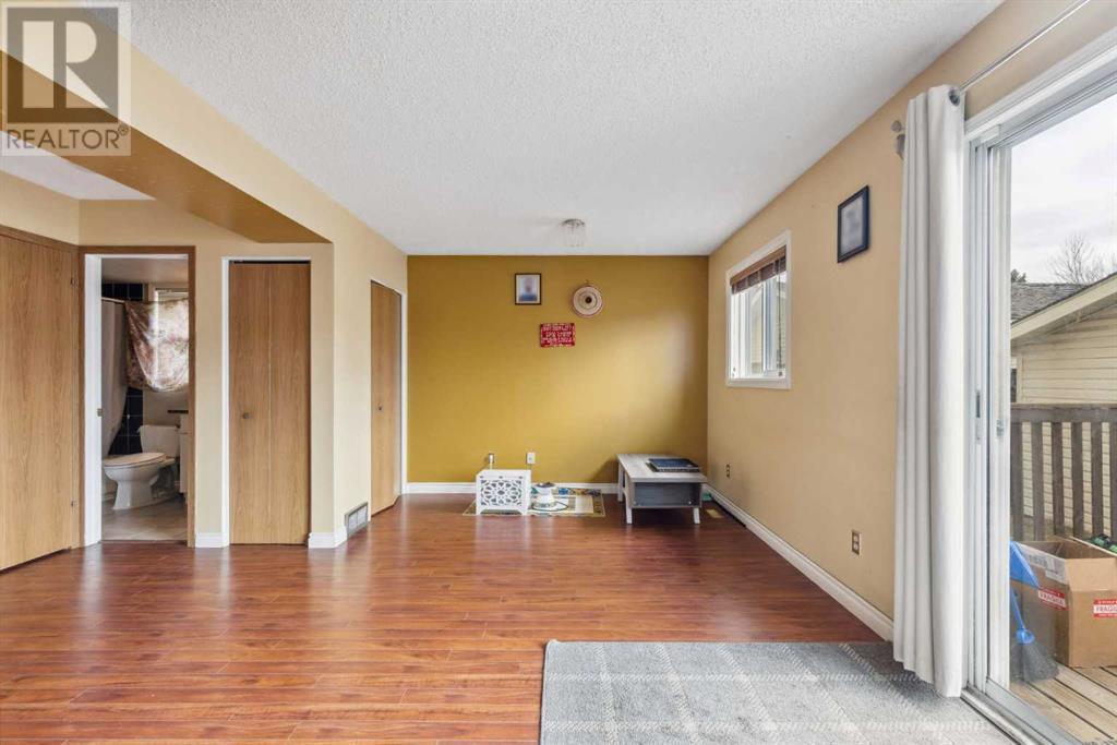 Single Family House for Sale in  Whitworth Way NE Whitehorn Calgary 