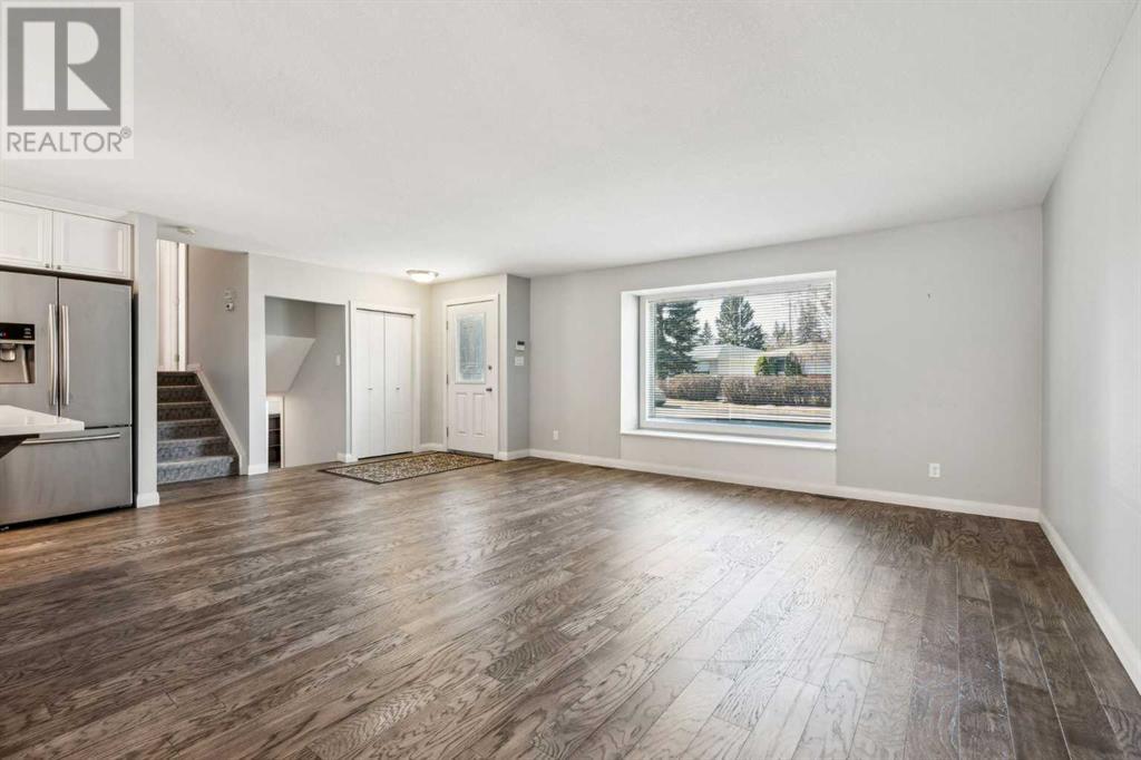 Single Family House 3 Level for Sale in  Havenhurst Crescent SW Haysboro Calgary 