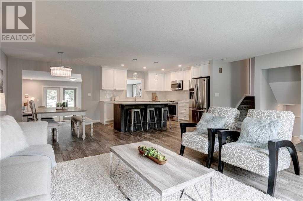 Single Family House 3 Level for Sale in  Havenhurst Crescent SW Haysboro Calgary 