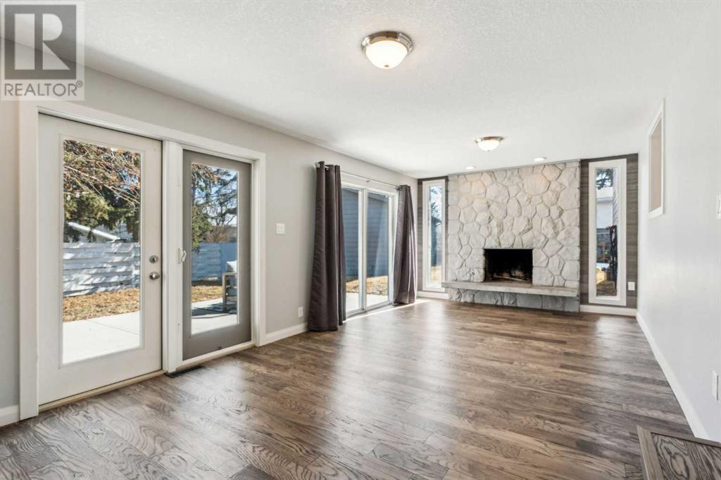 Single Family House 3 Level for Sale in  Havenhurst Crescent SW Haysboro Calgary 