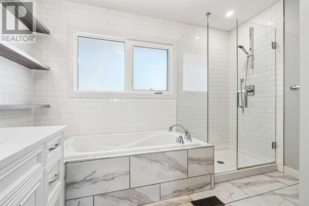 Single Family House 3 Level for Sale in  Havenhurst Crescent SW Haysboro Calgary 