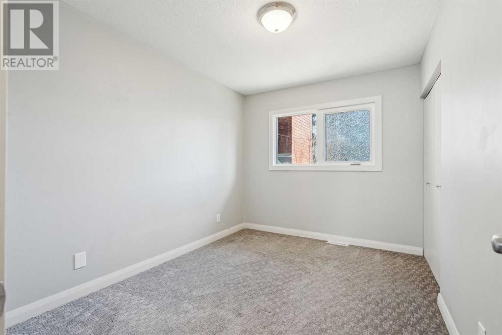 Single Family House 3 Level for Sale in  Havenhurst Crescent SW Haysboro Calgary 