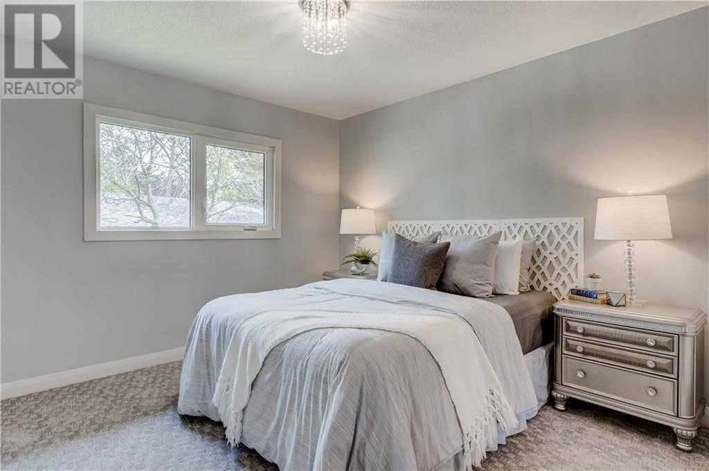 Single Family House 3 Level for Sale in  Havenhurst Crescent SW Haysboro Calgary 