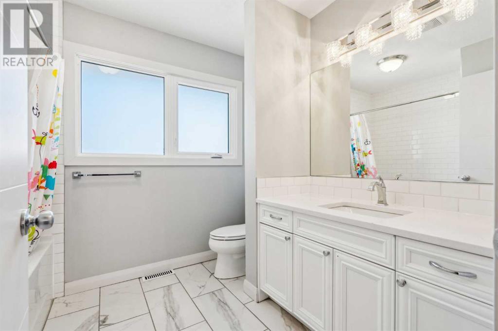 Single Family House 3 Level for Sale in  Havenhurst Crescent SW Haysboro Calgary 