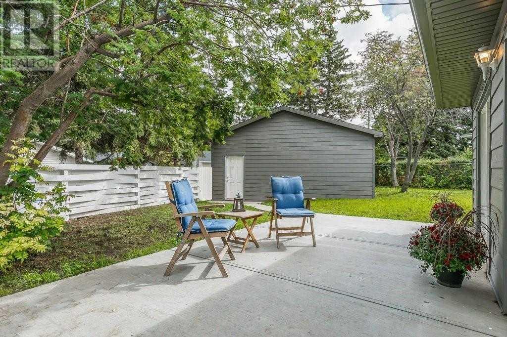 Single Family House 3 Level for Sale in  Havenhurst Crescent SW Haysboro Calgary 