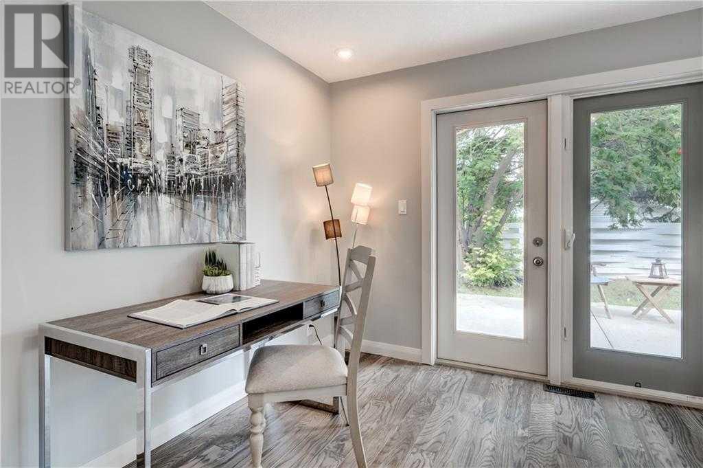 Single Family House 3 Level for Sale in  Havenhurst Crescent SW Haysboro Calgary 