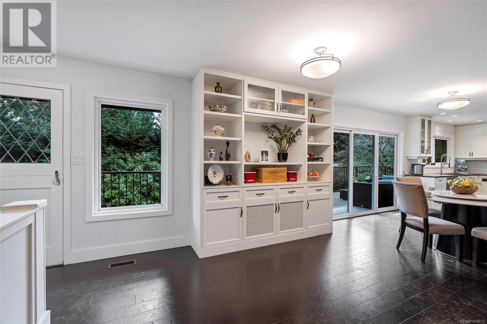 2901 Sea Point Dr, Saanich