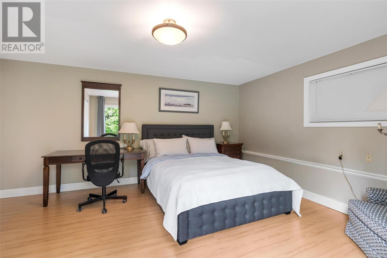 2901 Sea Point Dr, Saanich