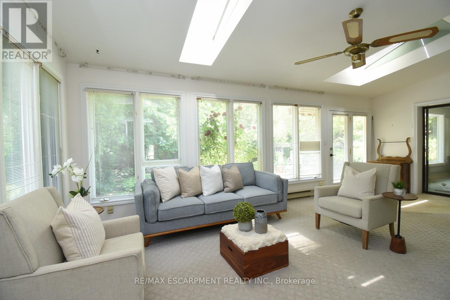 Photo 9 of 665 Bendamere Avenue, Hamilton ON