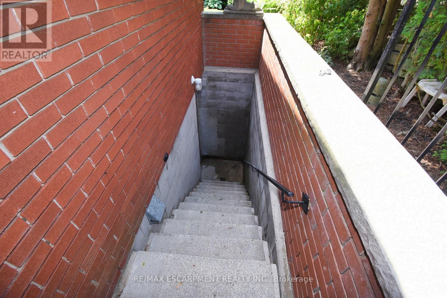 Photo 44 of 665 Bendamere Avenue, Hamilton ON