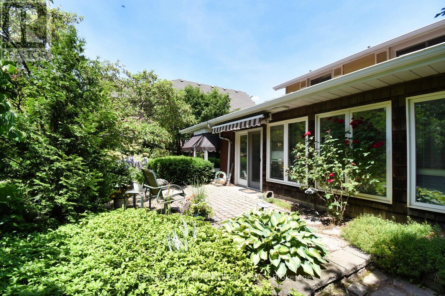 Photo 26 of 665 Bendamere Avenue, Hamilton ON