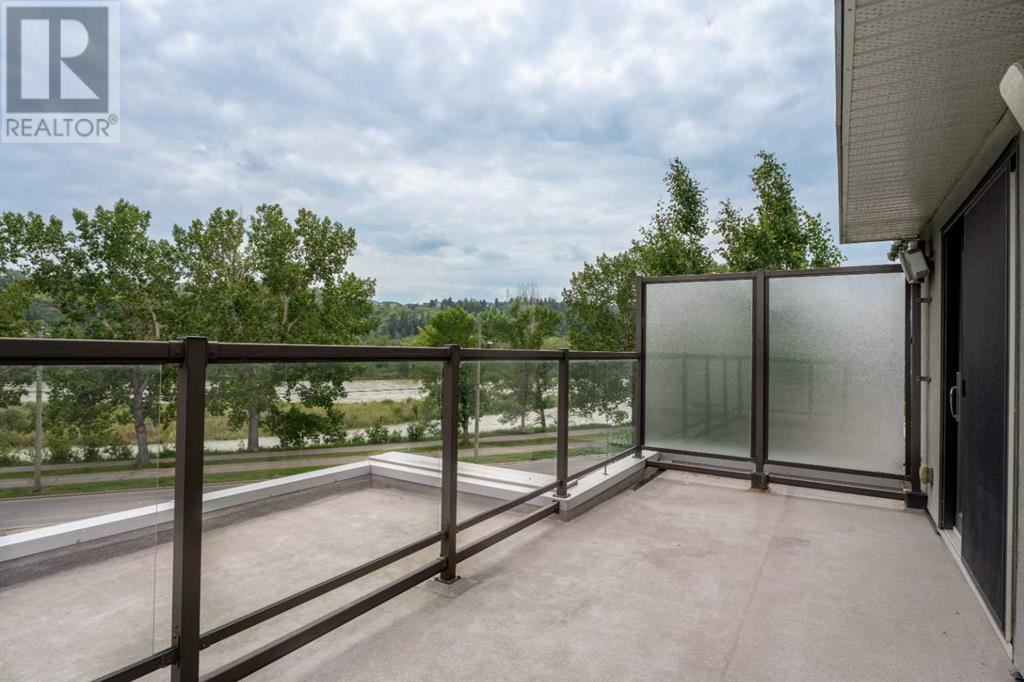 Single Family House for Sale in  Parkdale Boulevard NW West Hillhurst Calgary 