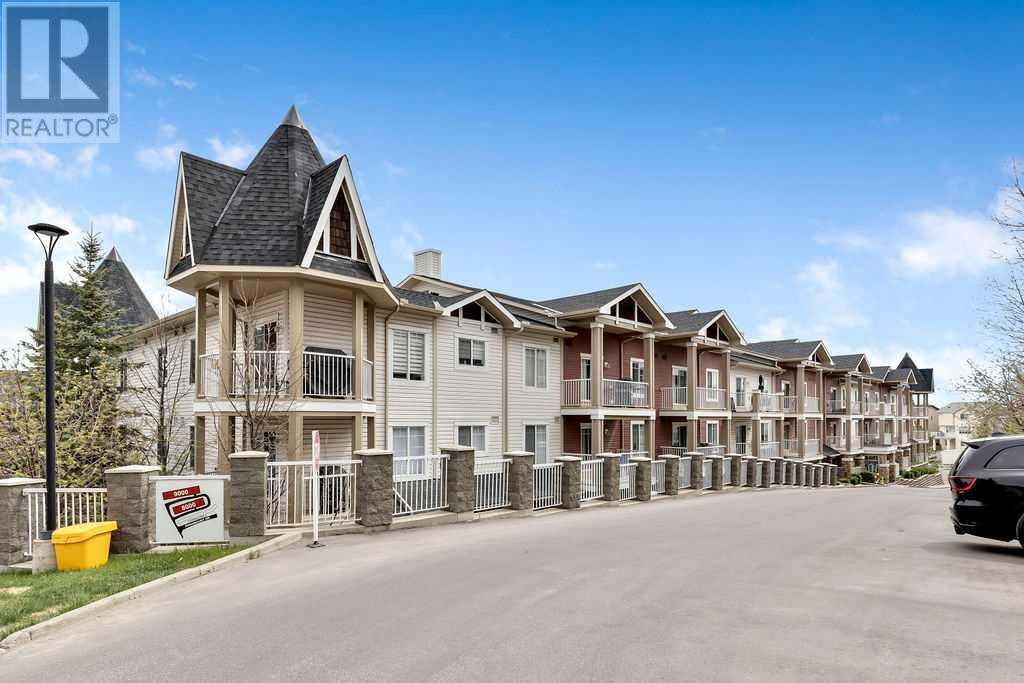 8117, 70 Panamount Drive NW, Calgary, Alberta