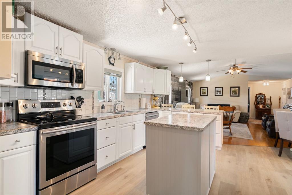Single Family House Mobile Home for Sale in  Burroughs Place NE Monterey Park Calgary 