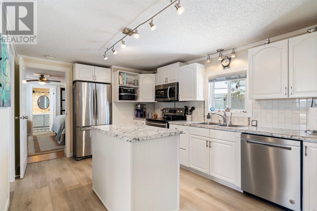 Single Family House Mobile Home for Sale in  Burroughs Place NE Monterey Park Calgary 