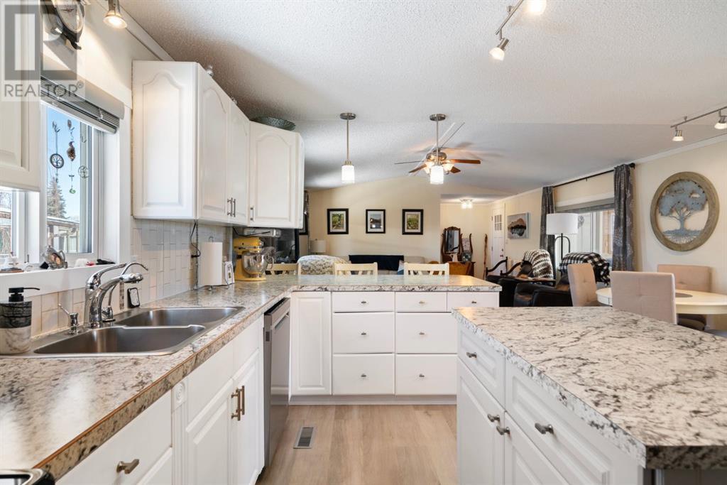 Single Family House Mobile Home for Sale in  Burroughs Place NE Monterey Park Calgary 