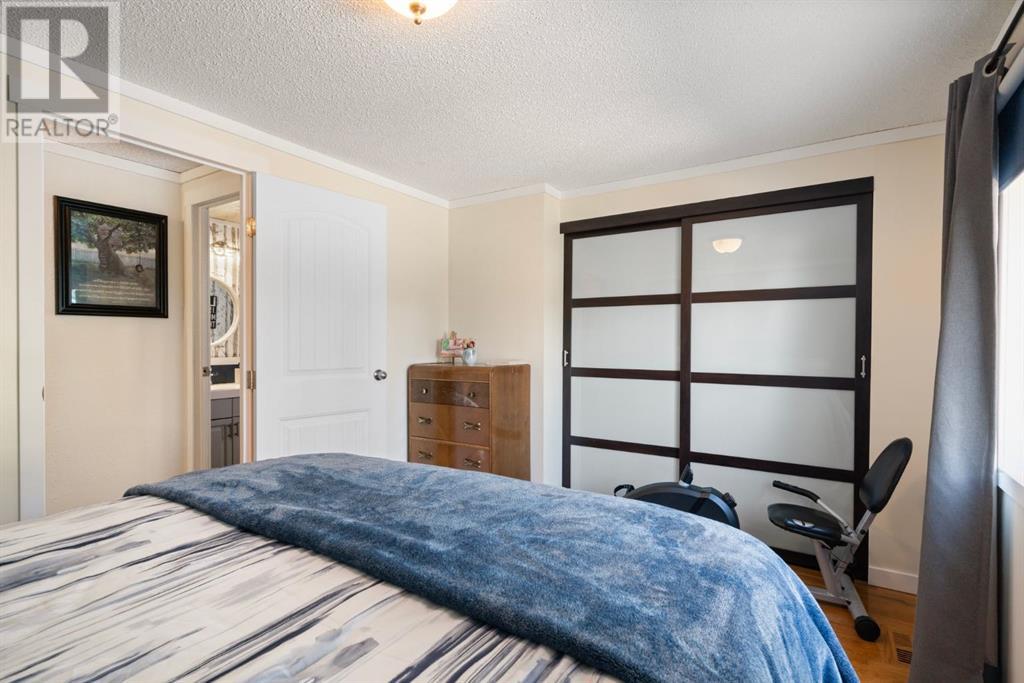 Single Family House Mobile Home for Sale in  Burroughs Place NE Monterey Park Calgary 