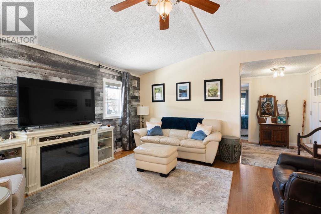 Single Family House Mobile Home for Sale in  Burroughs Place NE Monterey Park Calgary 