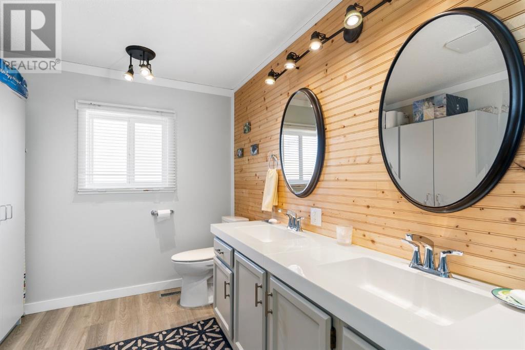 Single Family House Mobile Home for Sale in  Burroughs Place NE Monterey Park Calgary 