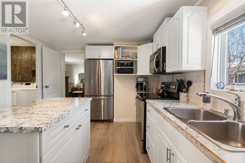 Single Family House Mobile Home for Sale in  Burroughs Place NE Monterey Park Calgary 