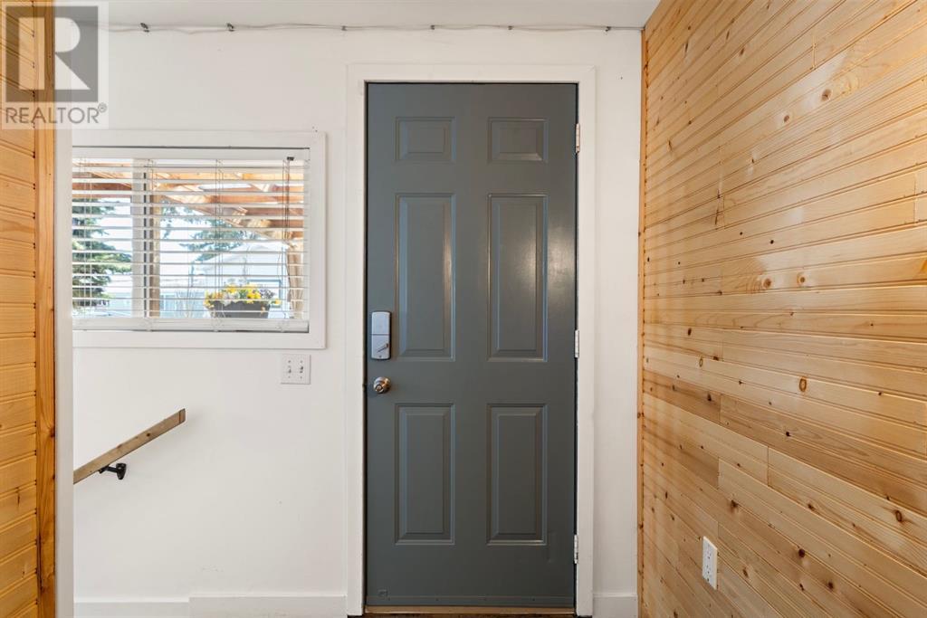 Single Family House Mobile Home for Sale in  Burroughs Place NE Monterey Park Calgary 