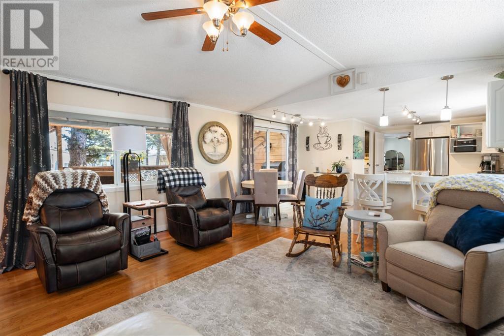 Single Family House Mobile Home for Sale in  Burroughs Place NE Monterey Park Calgary 