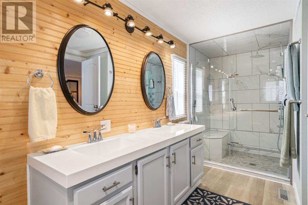 Single Family House Mobile Home for Sale in  Burroughs Place NE Monterey Park Calgary 