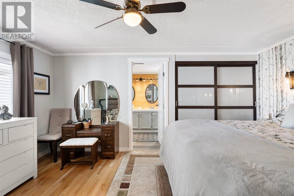 Single Family House Mobile Home for Sale in  Burroughs Place NE Monterey Park Calgary 