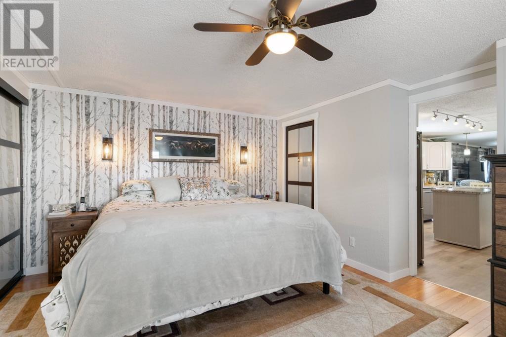 Single Family House Mobile Home for Sale in  Burroughs Place NE Monterey Park Calgary 