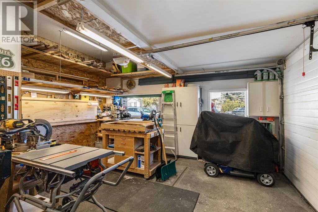 Single Family House Mobile Home for Sale in  Burroughs Place NE Monterey Park Calgary 
