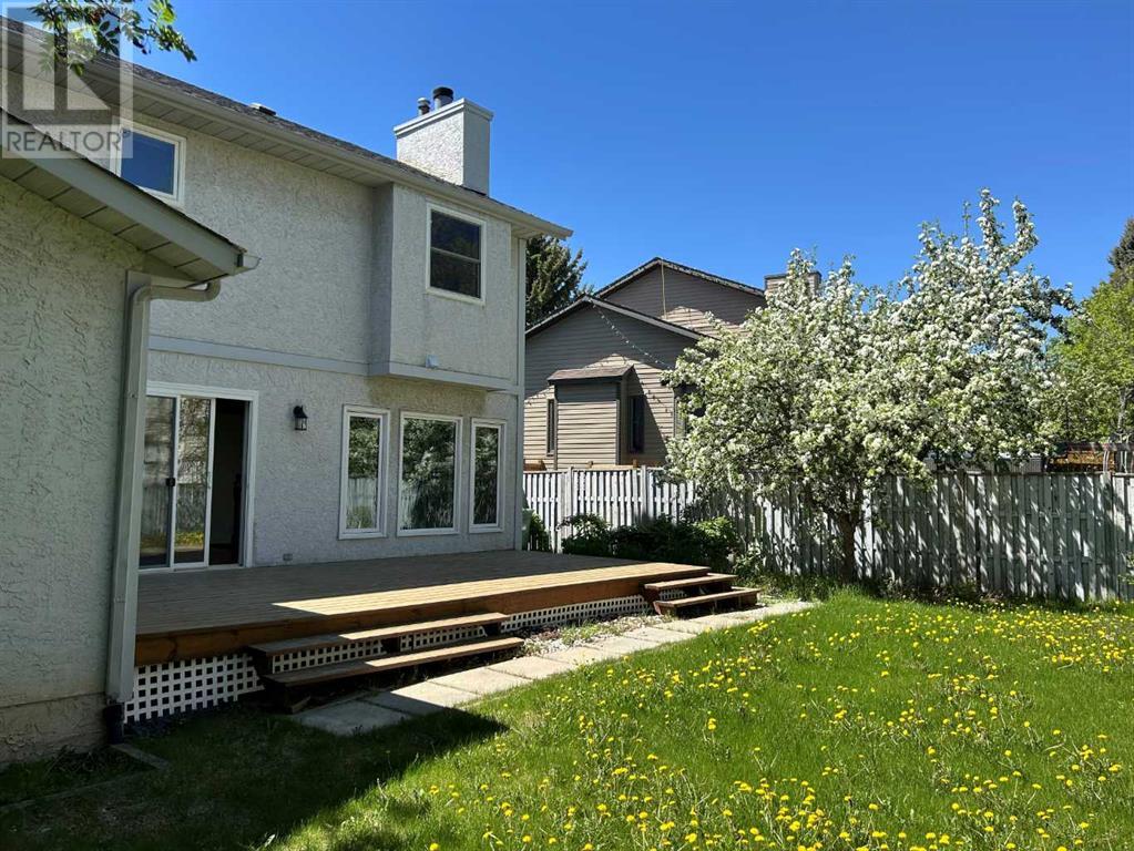 Single Family House for Sale in  Edgeridge Way NW Edgemont Calgary 