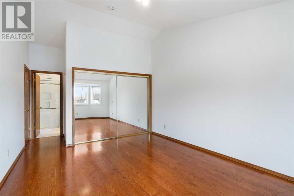 Single Family House for Sale in  Edgeridge Way NW Edgemont Calgary 